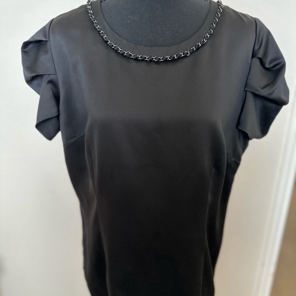 Un jour ailleurs Sz 12 Black Puff Short SleeveTop Beaded Cartier Neck. NWOT. - Picture 2 of 7